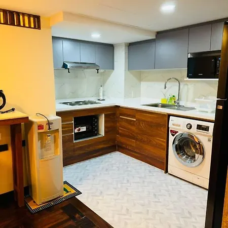 Omni Tower Cozy Apartments By Direct Rooms Bangkok Exterior photo