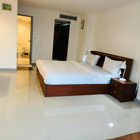 Omni Tower Cozy Apartments By Direct Rooms Bangkok Exterior photo