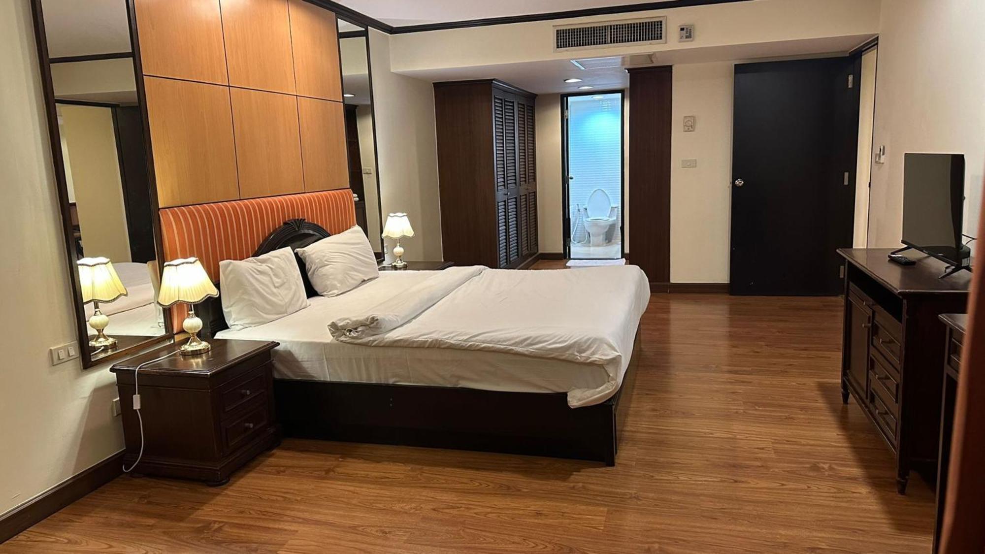 Апартаменты Omni Tower Cozy By Direct Бангкок