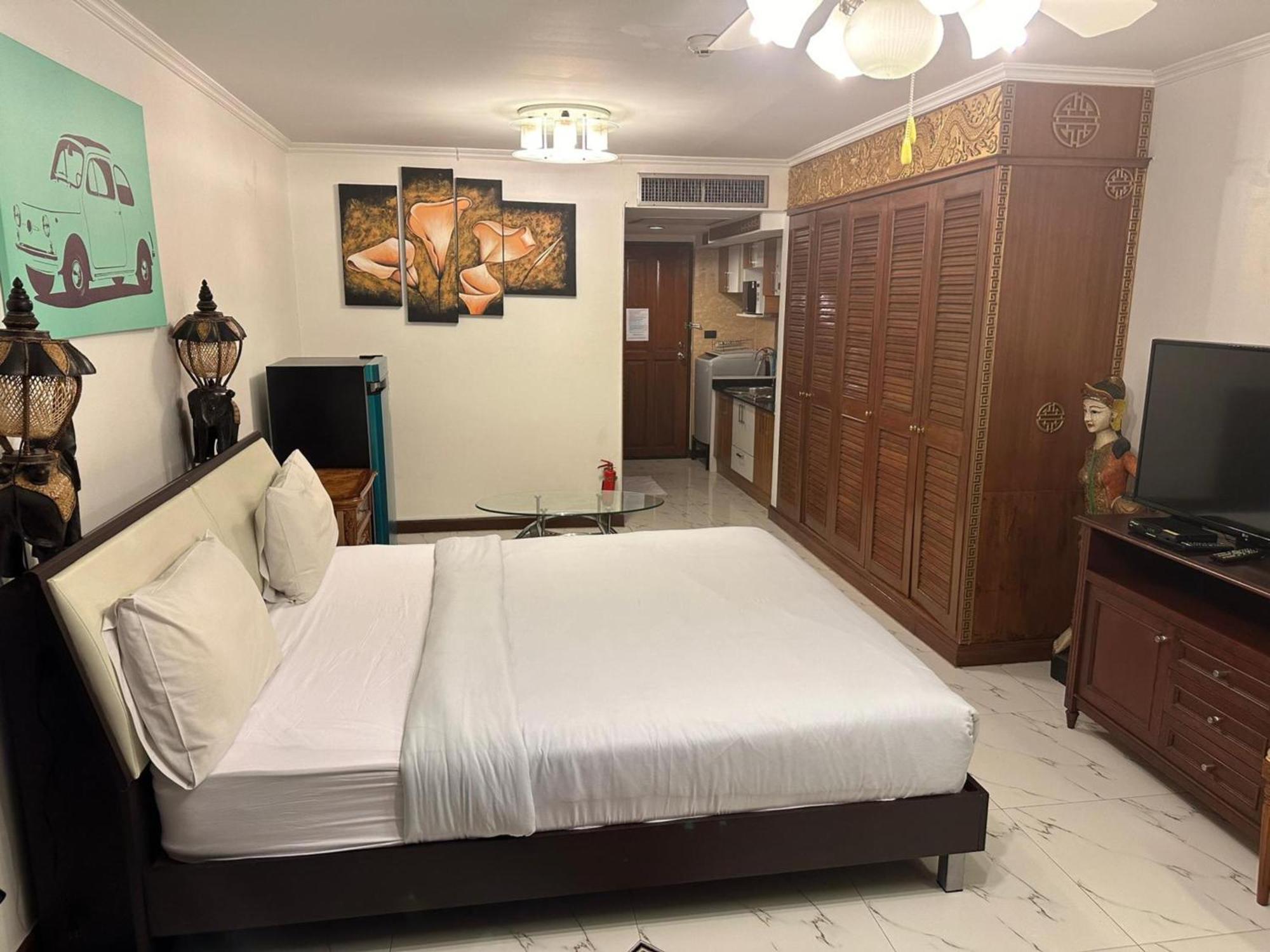 Affordable Serviced In Nana Omni Tower - Prime Sukhumvit Location อพาร์ทเม้น