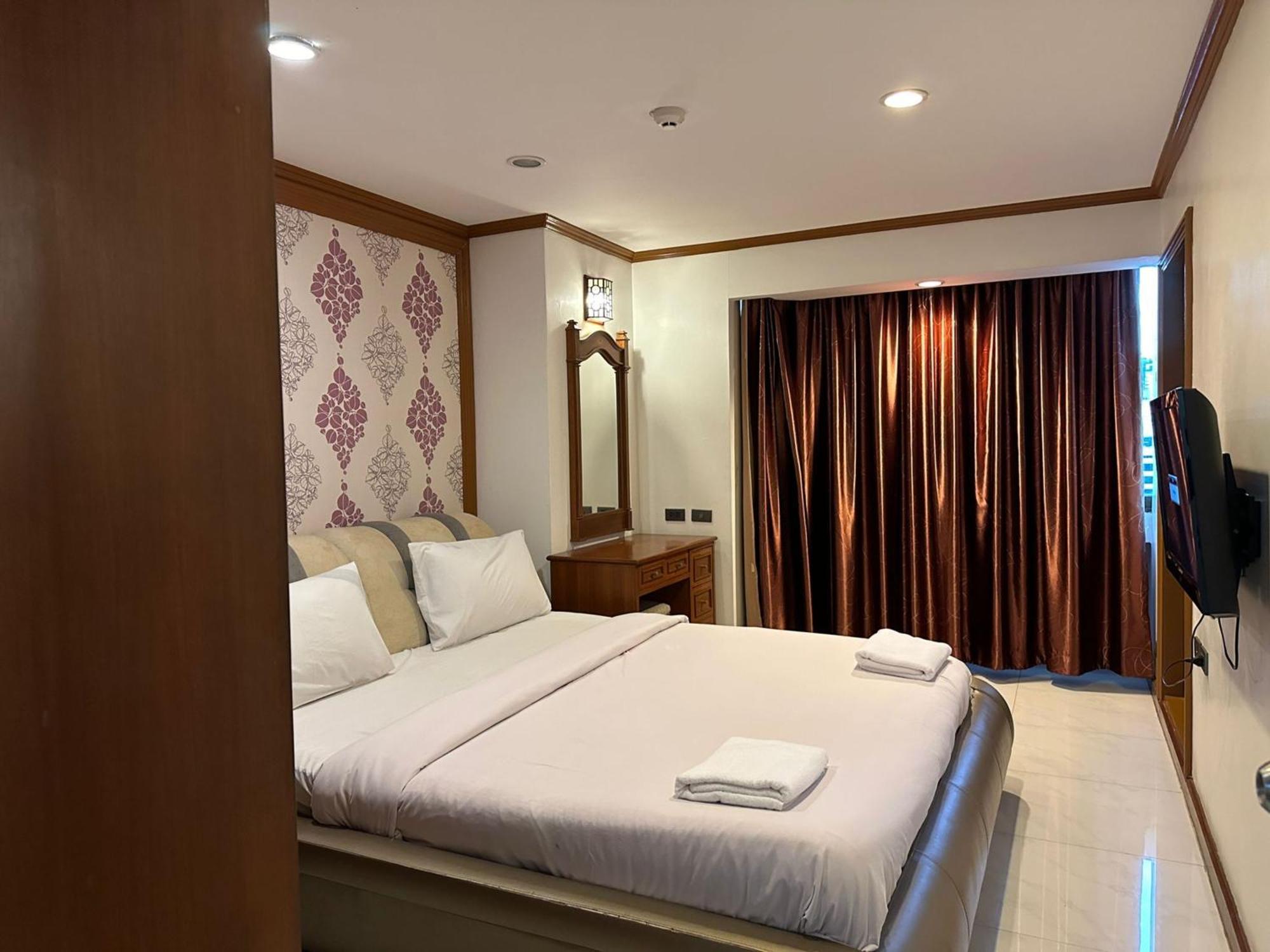 อพาร์ทเม้น Affordable Serviced In Nana Omni Tower - Prime Sukhumvit Location กรุงเทพมหานคร
