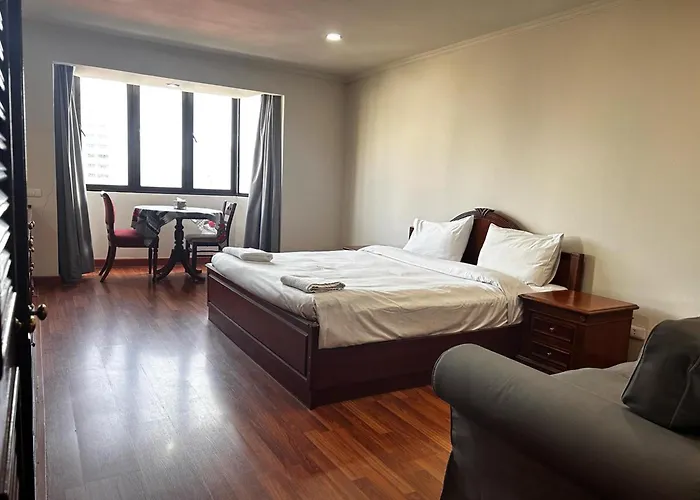 Omni Tower Cozy Apartments By Direct Rooms